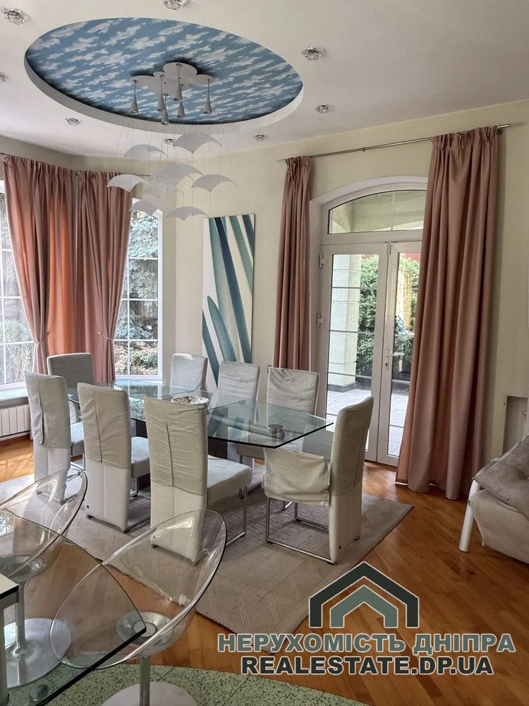 Продам будинок вул. Великолукська (Токмаківська) 374 м² 7 кімнат, 10 соток · 4