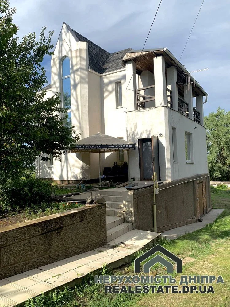 Продам гарний будинок 4 кімнати площею 160 м² в АНД районі на березі річки · 1