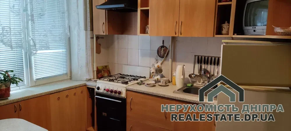 Продам квартиру в Дніпрі по вул Коробова, Червоний Камінь 2к, 51 м² · 2