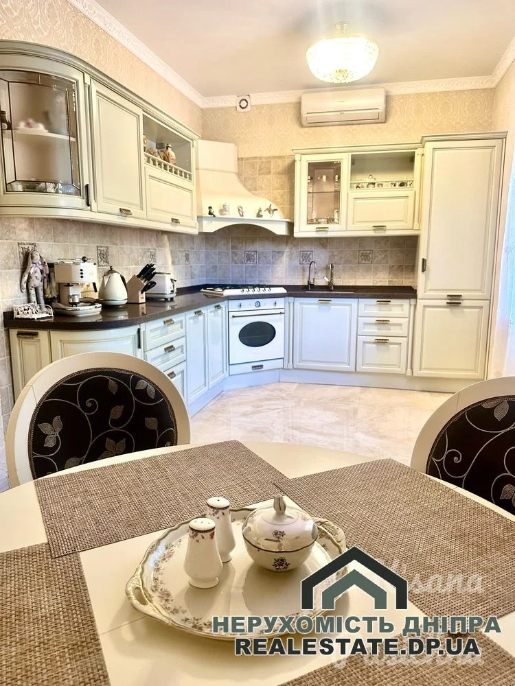 Продам гарний 4 кімнатний будинок 215 м²  30 соток в Обухівці по вул. Некрасова · 2