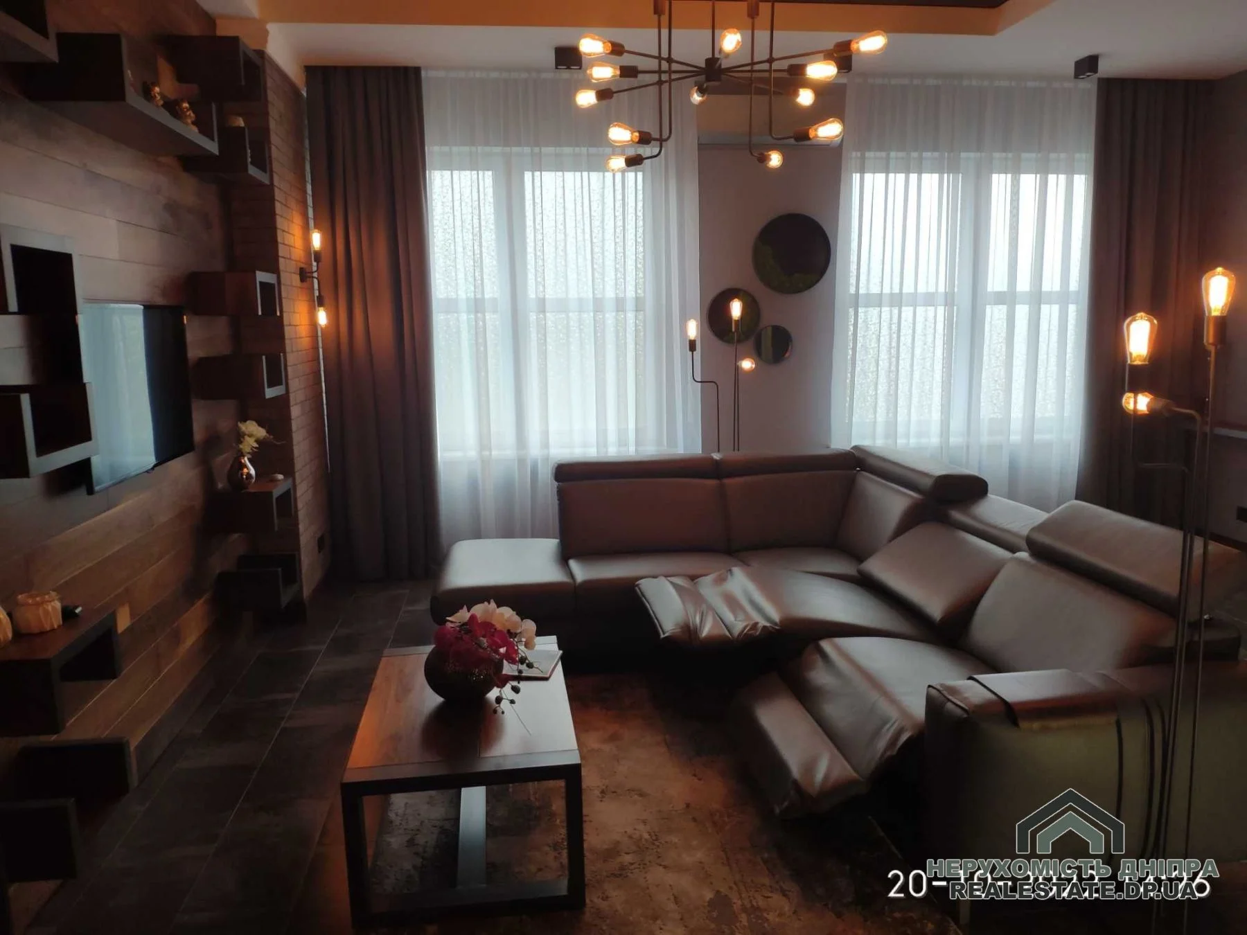 Продам 2х комнатную квартиру 91 м2 с дизайнерским ремонтом ЖК LUX DELMAR · 1