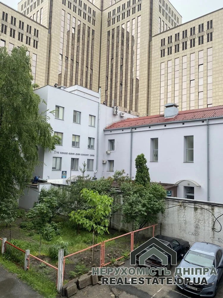 Здам 3-х кімнатну квартиру в центрі міста біля Менора · 1