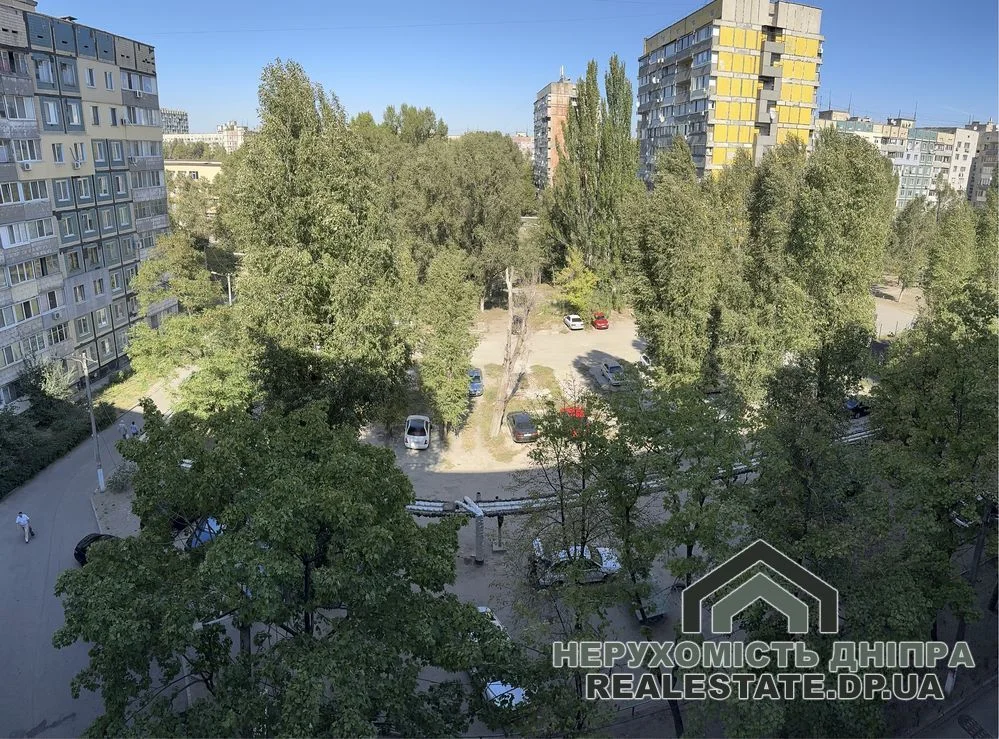 Продам квартиру на жм Покровский (Комунар) 3к ул. Бр.Трофимовых 40 · 1