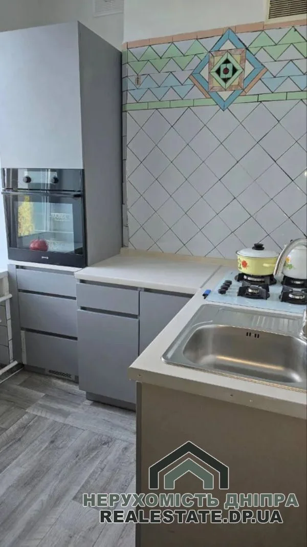 Продам 2к квартиру 48.6 м2 пл. Вокзальна 1, в центрі міста · 1