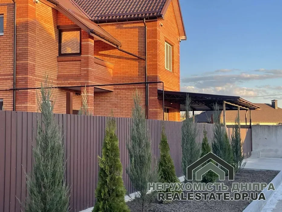 Продам 3-х этажный дом с мебелью и ремонтом Царское село в Днепре · 3