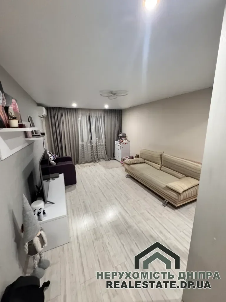 Продам 3к квартиру 44.3 м² Червоний камінь Савкіна вул. 6 Новокодакский район · 4