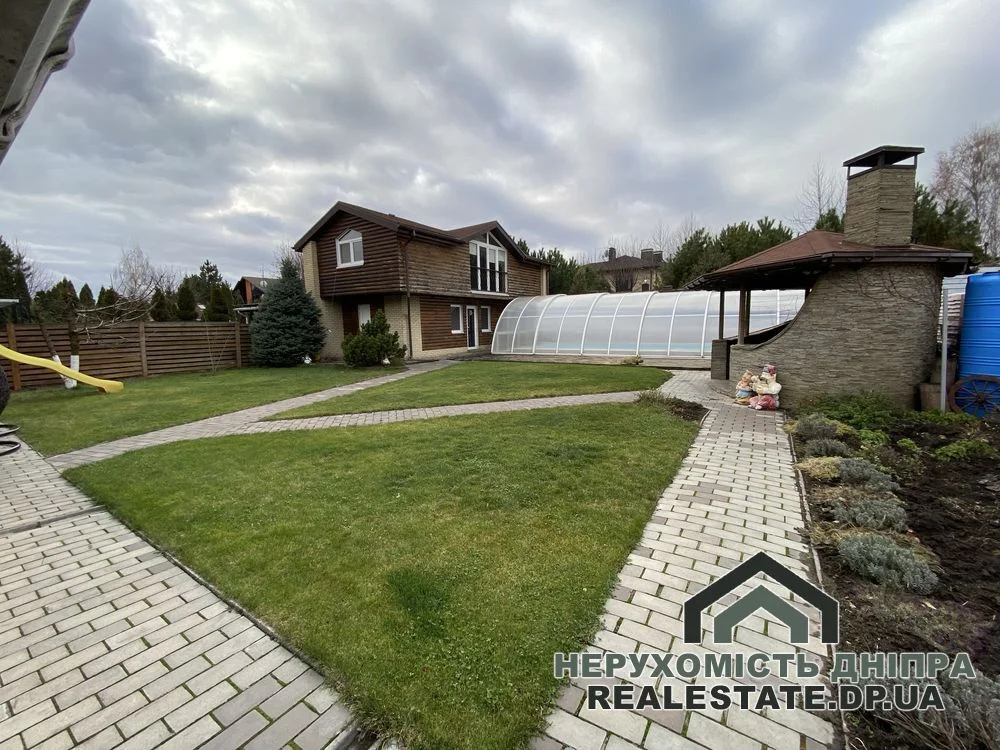 Продам будинок 3 кімнати 120 м² з басейном, ділянка 6 соток в смт Золоті Ключі