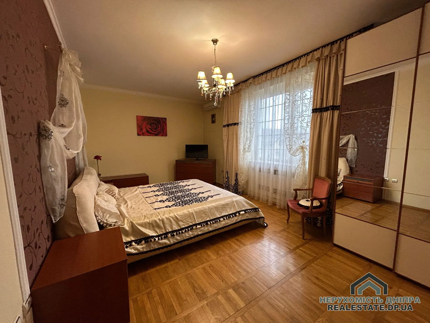 Сдам отличный дом в центре города Днепра. 7 комнат, 450 м², участок 10 соток в районе ДИИТа · 3