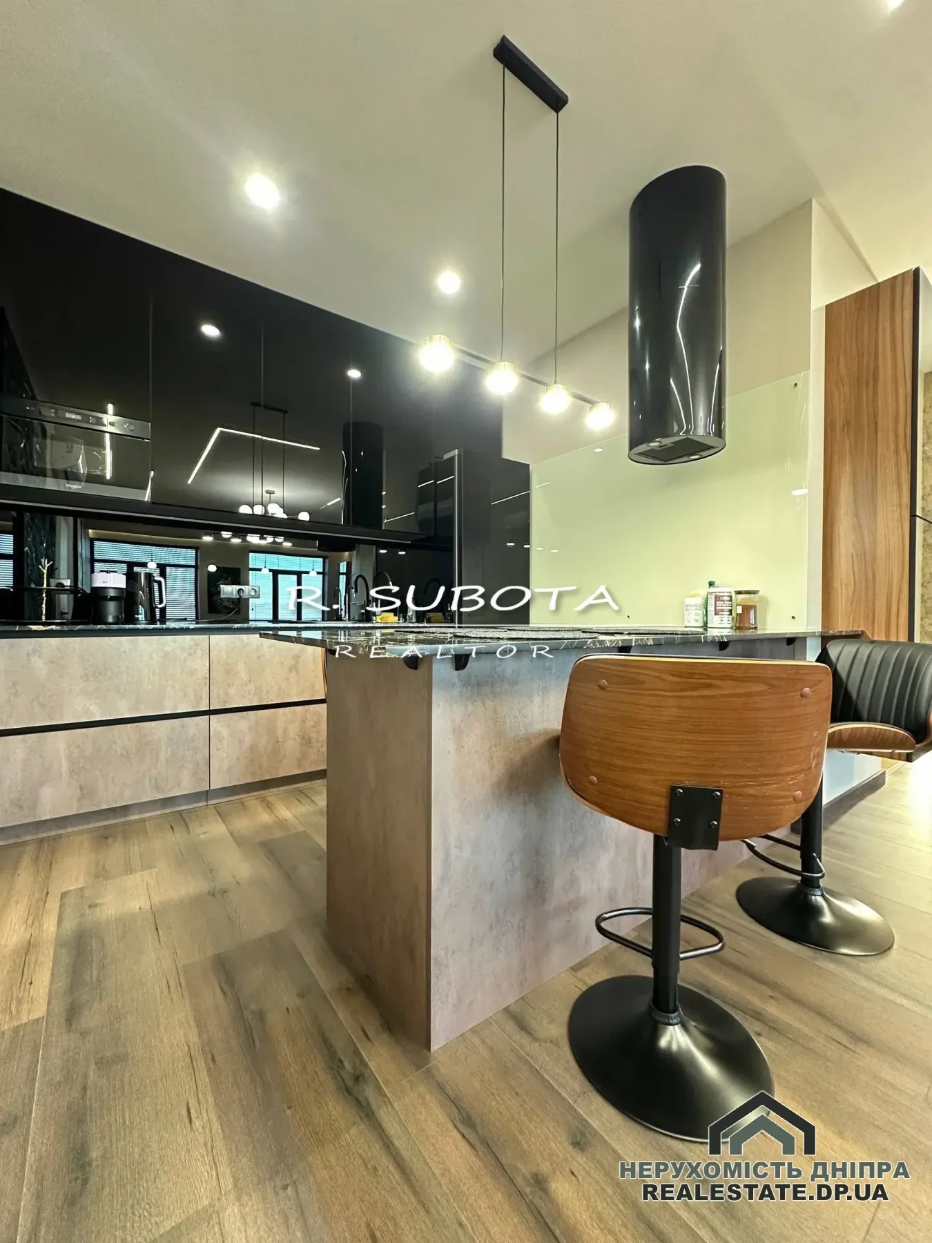 Продам 3 кімнатну квартиру 114 м² з ремонтом ЖК Баку, парк Чкалова · 4