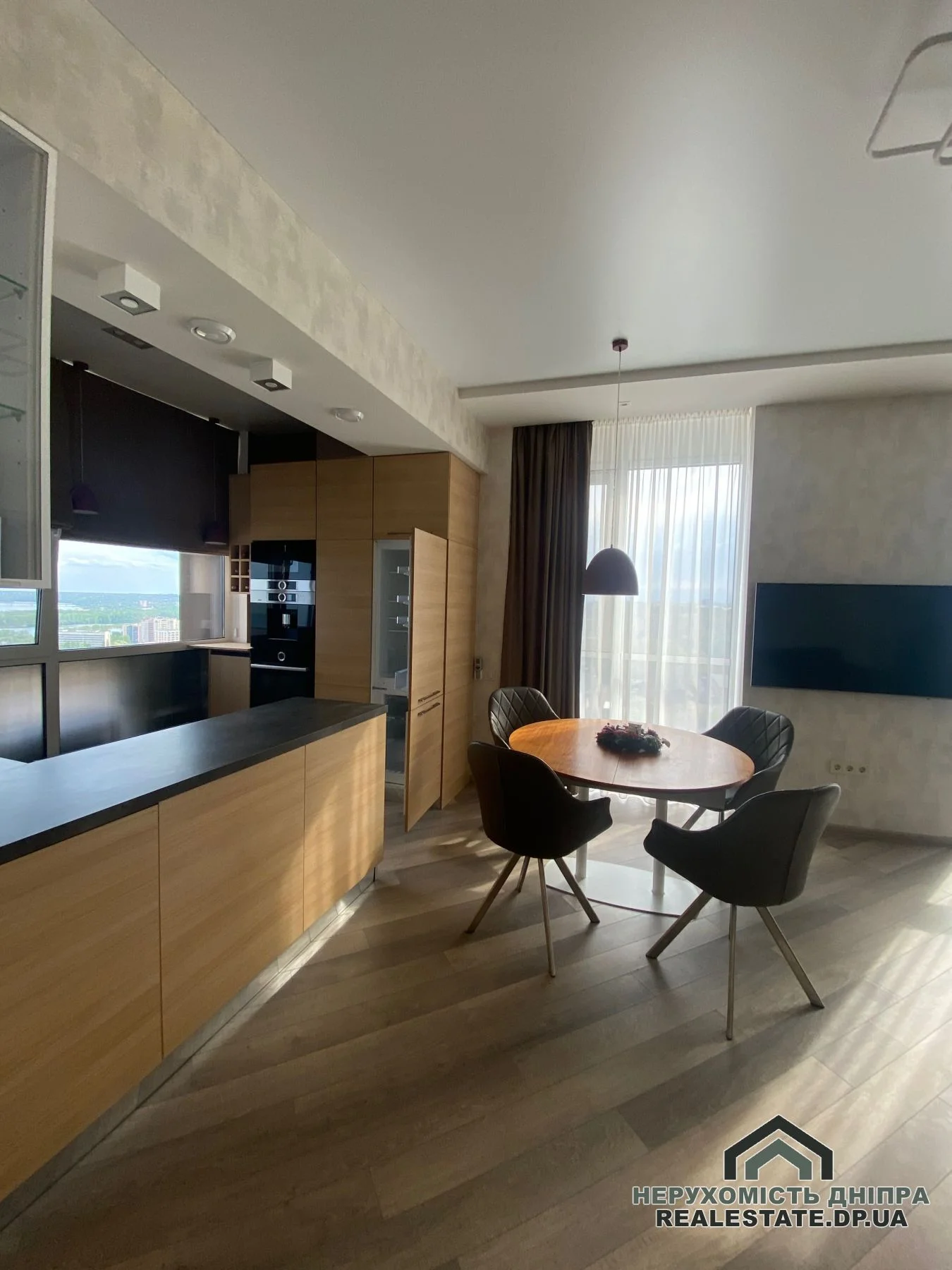 Продам 3 кімнатну квартиру 89.7 м2 ЖК Панорама, Нагірній ринок, парк Шевченко по вул. Сімферопольська · 2