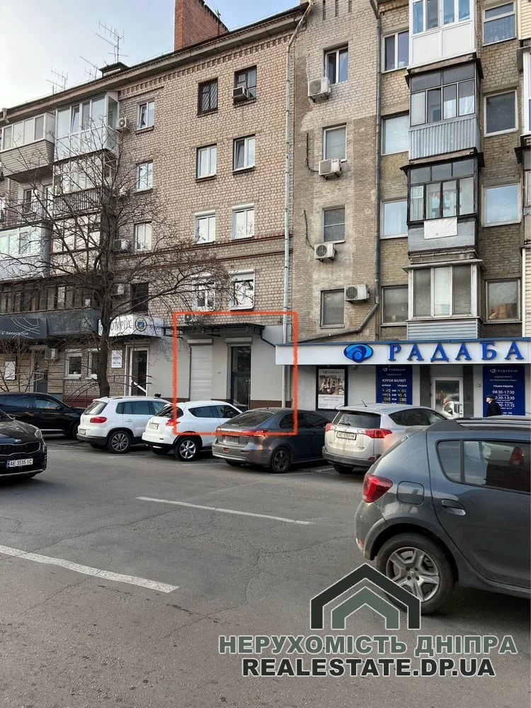 Сдам торгове приміщення в центрі · 3