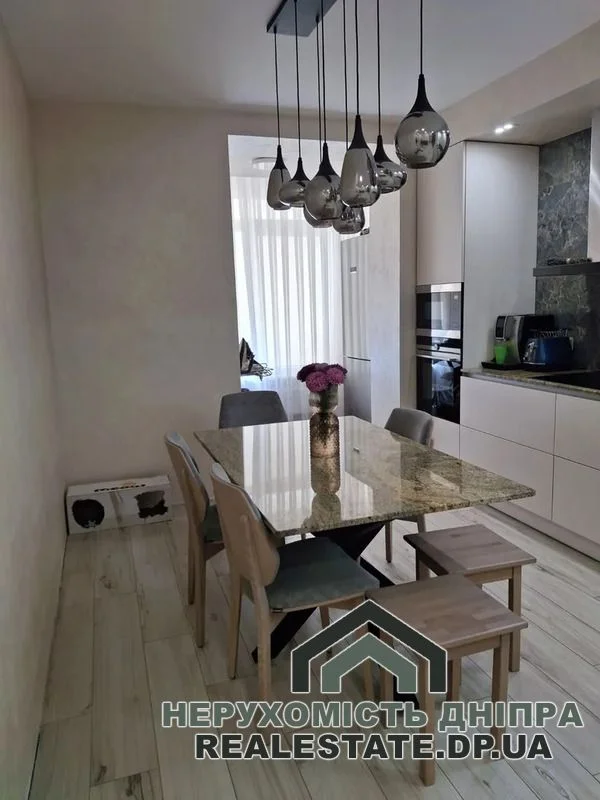 Продам квартиру ЖК Алые Паруса с ремонтом, 3 комнаты, 83 м² Парус  ул. Гидропарковая 13 · 1