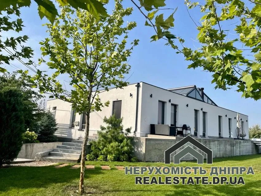 Продам 1 поверховий будинок 8 кімнат 400 м² на ділянці 12 соток на вул. Центральна у Слобожанському · 1