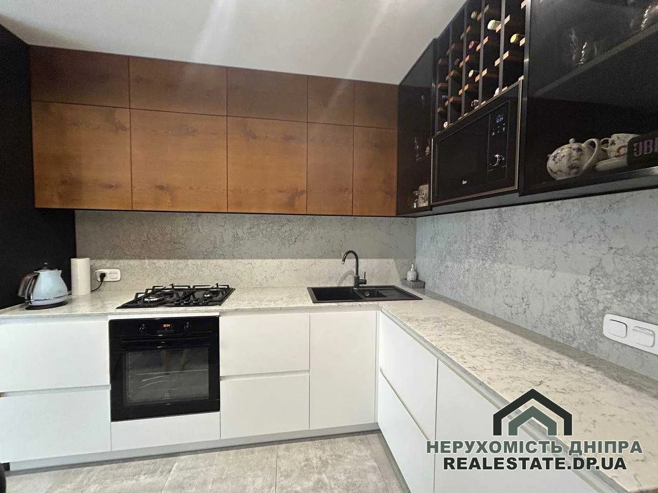 Продам 2 кімнатну квартиру 74.50 м  ЖК Салют  ж/м Перемога 5 (Победа 5) · 2