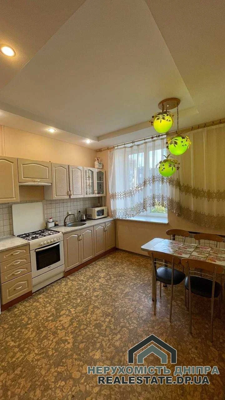 Продам 2 кімнатну квартиру 62 м² на просп.  Дмитра Яворницького 46 · 1