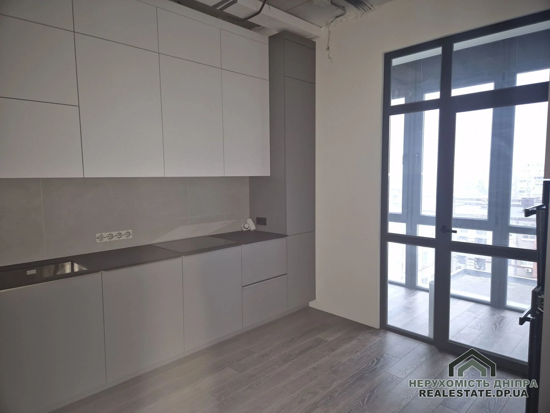 Продам 3к квартиру 104 м² з власним газовим опаленням та ремонтом в ЖК Geneve Центр Костомарівська вул. 1а ЖК Женева · 1