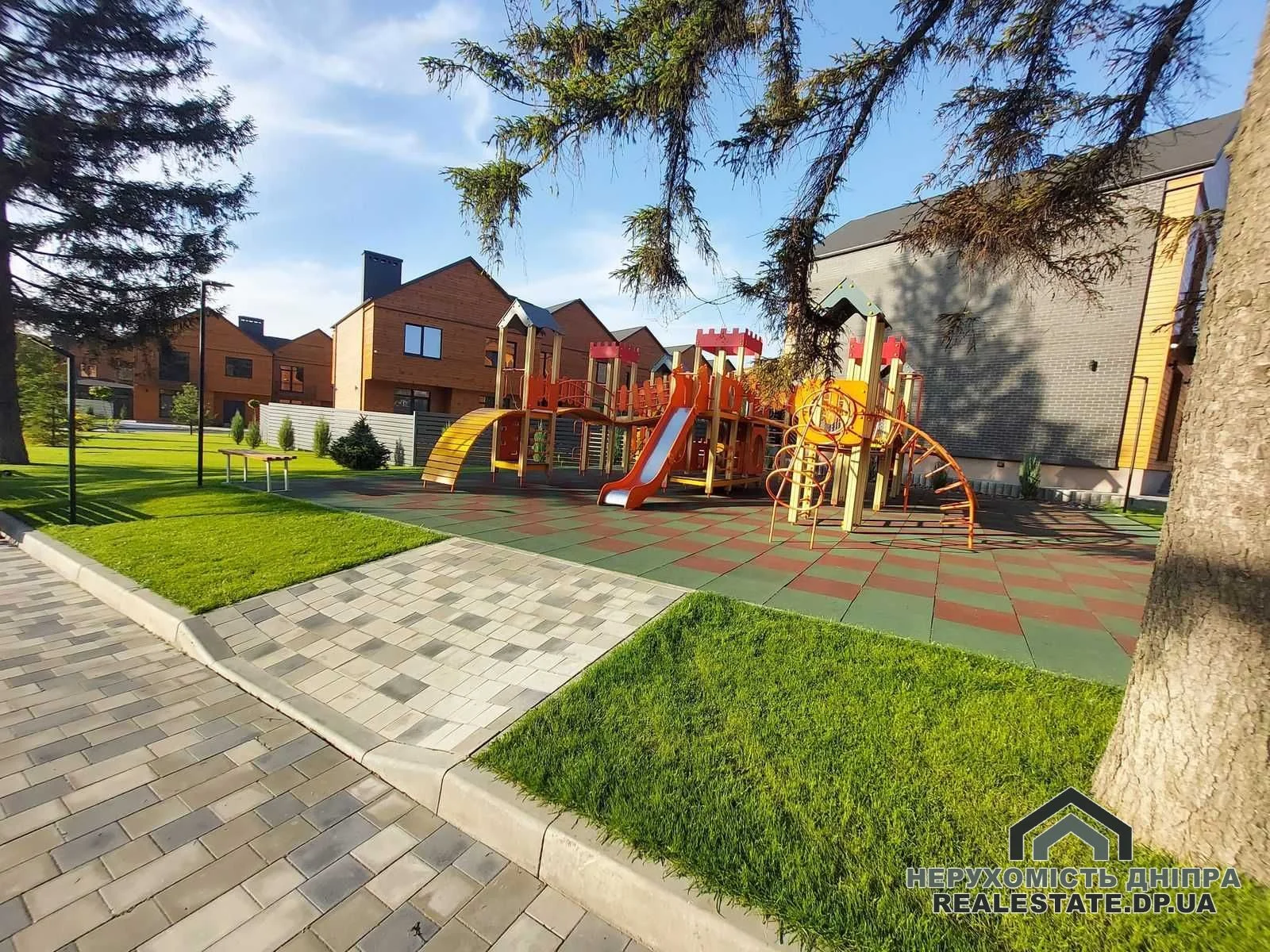 Продам 3х кімнатну квартиру 107 м в ЖК Comfort City Lagoon на березі р. Дніпро · 2