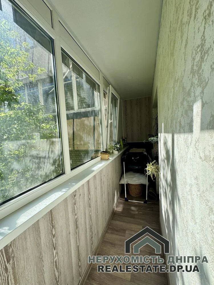 Продам 3к квартиру 73 м² з ремонтом ж/м Червоний камінь вул. Савкіна 4 · 3