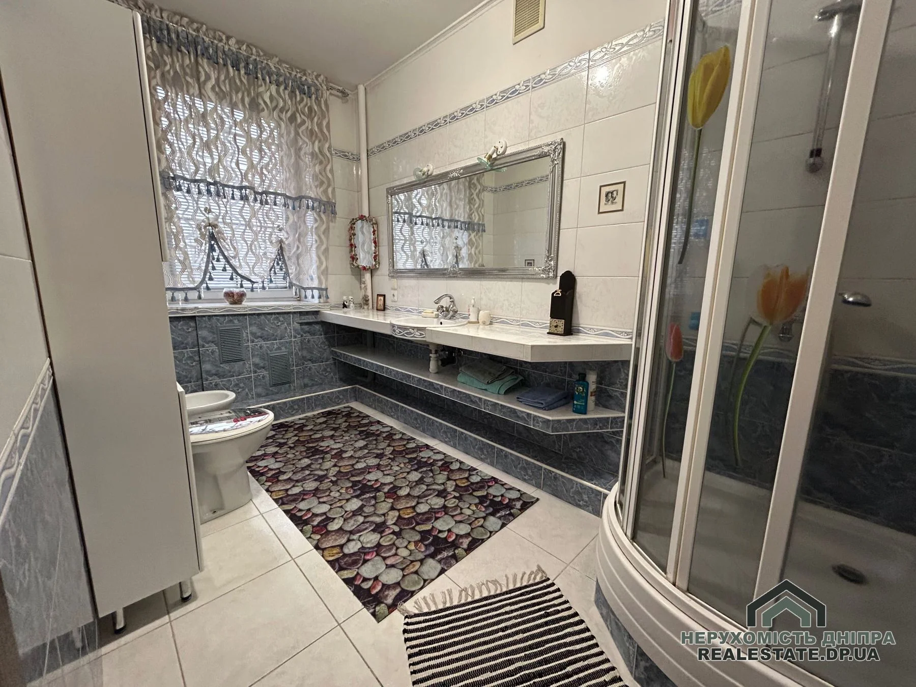 Сдам отличный дом в центре города Днепра. 7 комнат, 450 м², участок 10 соток в районе ДИИТа · 4