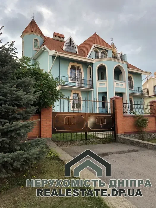 Продам казковий будинок 1014 м в котеджному містечку поруч з Победа 6 · 2