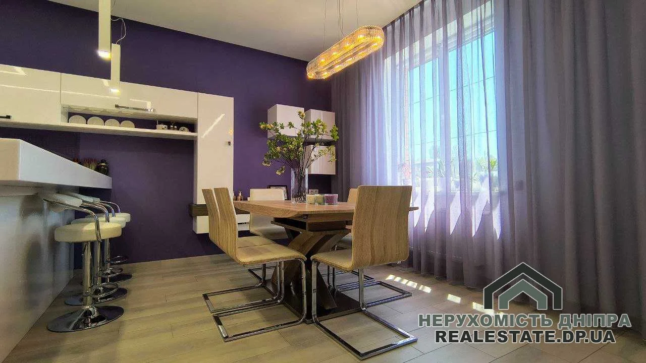 Продам будинок в Обухівці, вул. Зарічна 4 кімнати 200 м², 2 поверхи 7 соток · 4