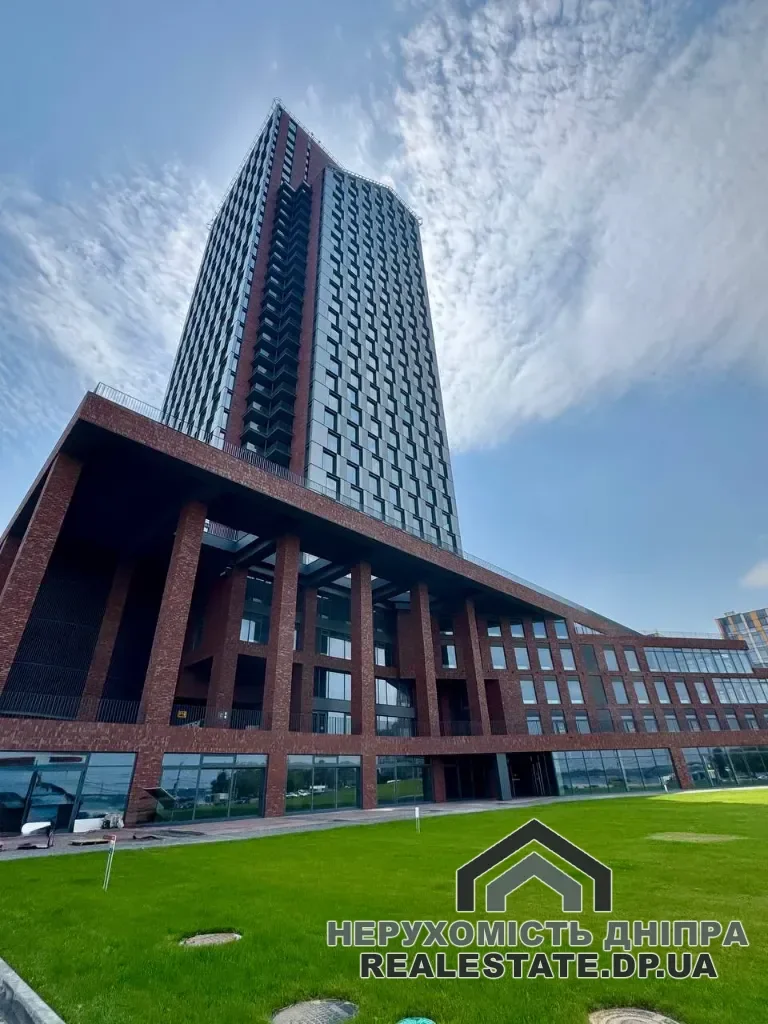 Продам двосторонню квартиру з терасою 67.8м²  в ЖК MAYAK · 2