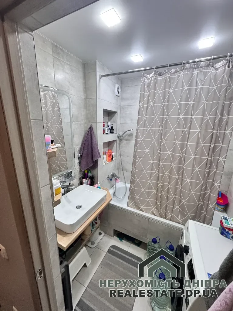 Продам 3к квартиру 44.3 м² Червоний камінь Савкіна вул. 6 Новокодакский район · 2