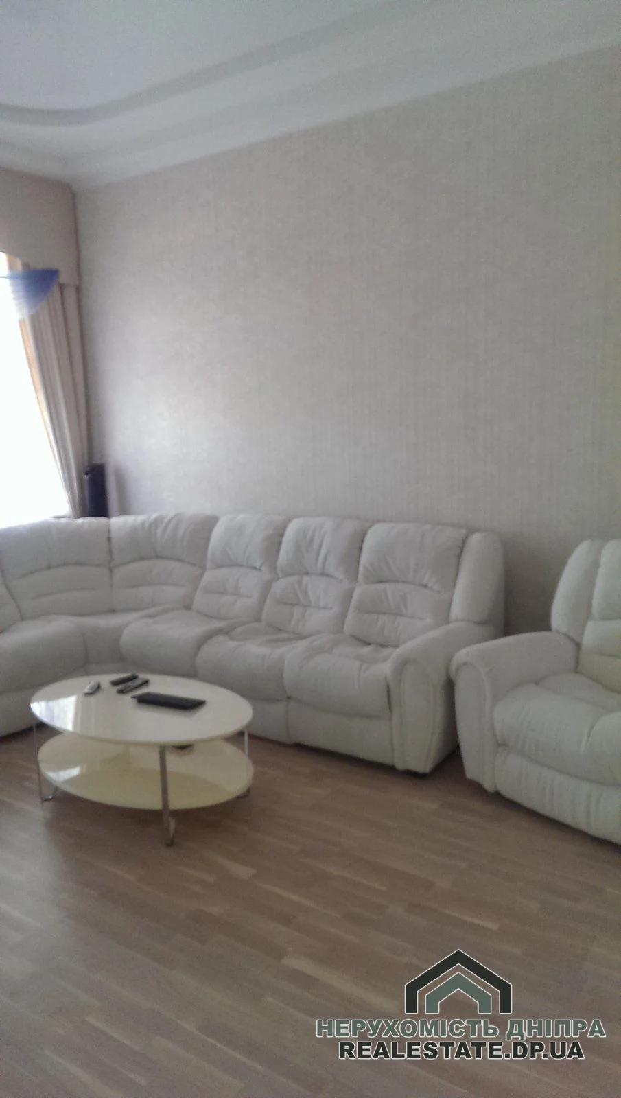Продам дом в Обуховке 4 комнаты 202 м², 15 соток с бассейном на участке · 4