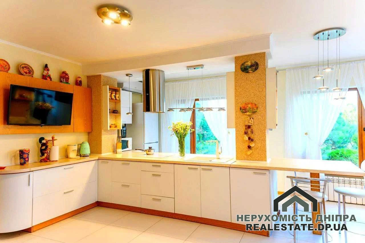 Продам уникальный дом со своим песчаным берегом в Новоселовке · 3