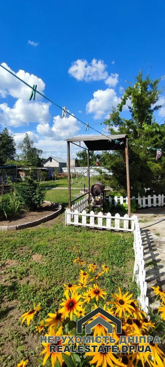 Продам дом-дачу в прекрасном месте 2 этажа, отопление, вода в доме 7 соток. · 3