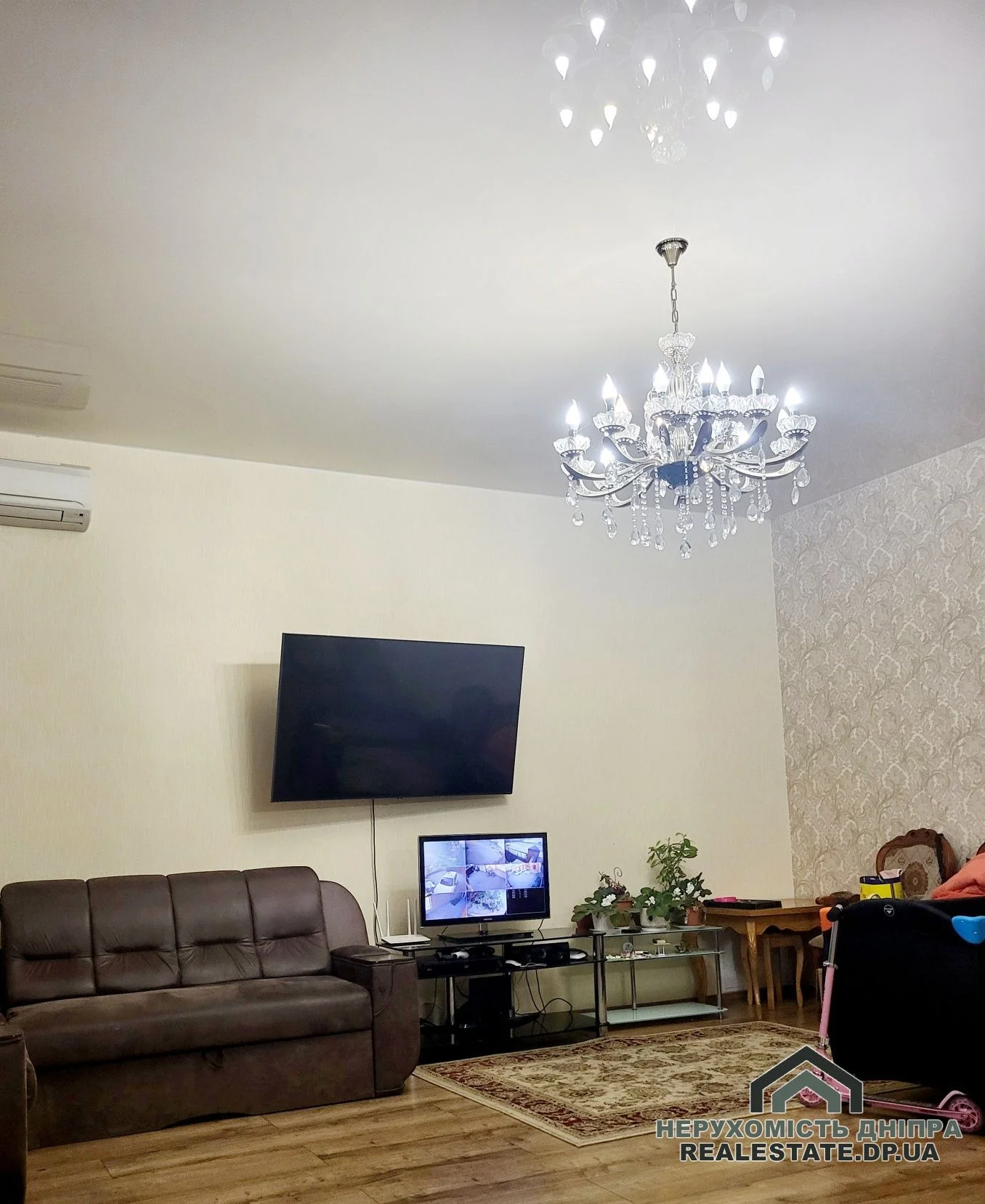 Продам двоповерховий  будинок 5 кімнат 232 м та ділянкою 4.40 соток на Клочко · 4