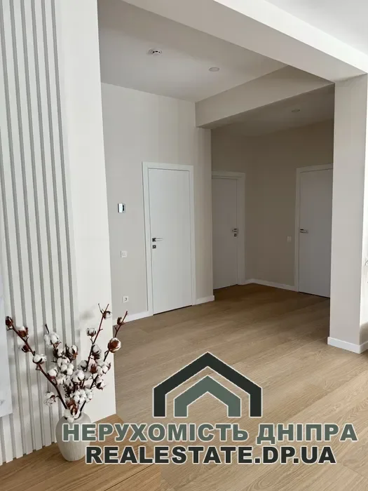 Продам гарний 2х поверховий будинок 211м² 8 соток в центрі міста Дніпро · 3