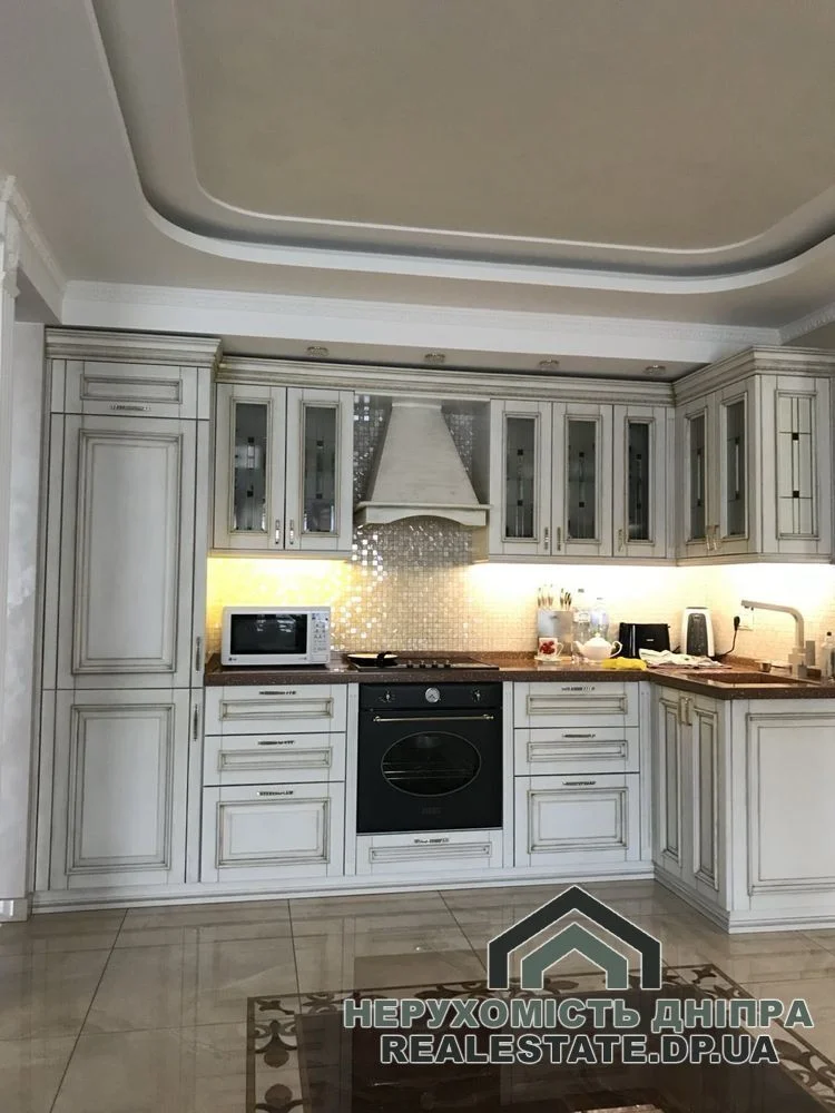 Продам эксклюзивную 3к квартиру  88.90 м² на ж/м Покровский с дизайнерским ремонтом · 2