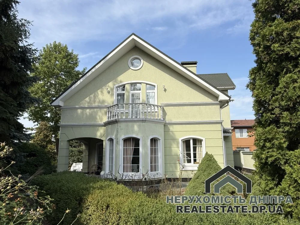 Продам будинок вул. Великолукська (Токмаківська) 374 м² 7 кімнат, 10 соток · 1