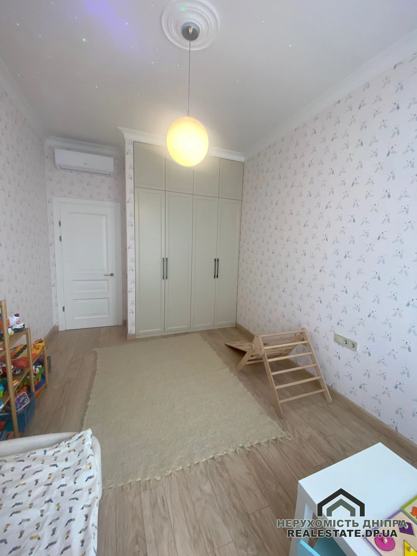 Продам 3 кімнатну квартиру 82м2 ЖК Панорама, Нагірній ринок, парк Шевченко по вул. Сімферопольська · 3