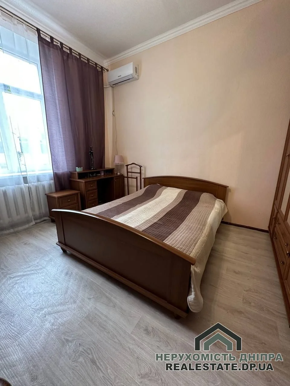 Продається 3-кімнатна квартира в самому центрі міста вул Короленко · 3