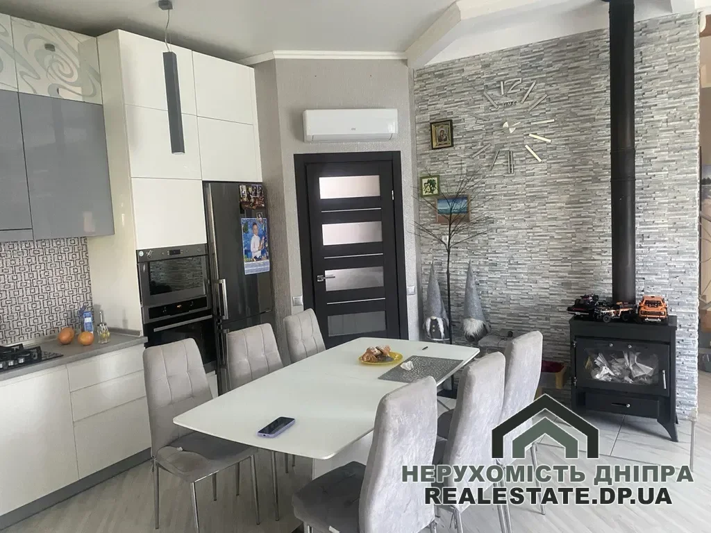 Продам новий будинок в Діївці по вул. Андрейченко 4к 8 соток 124.70 м² · 4