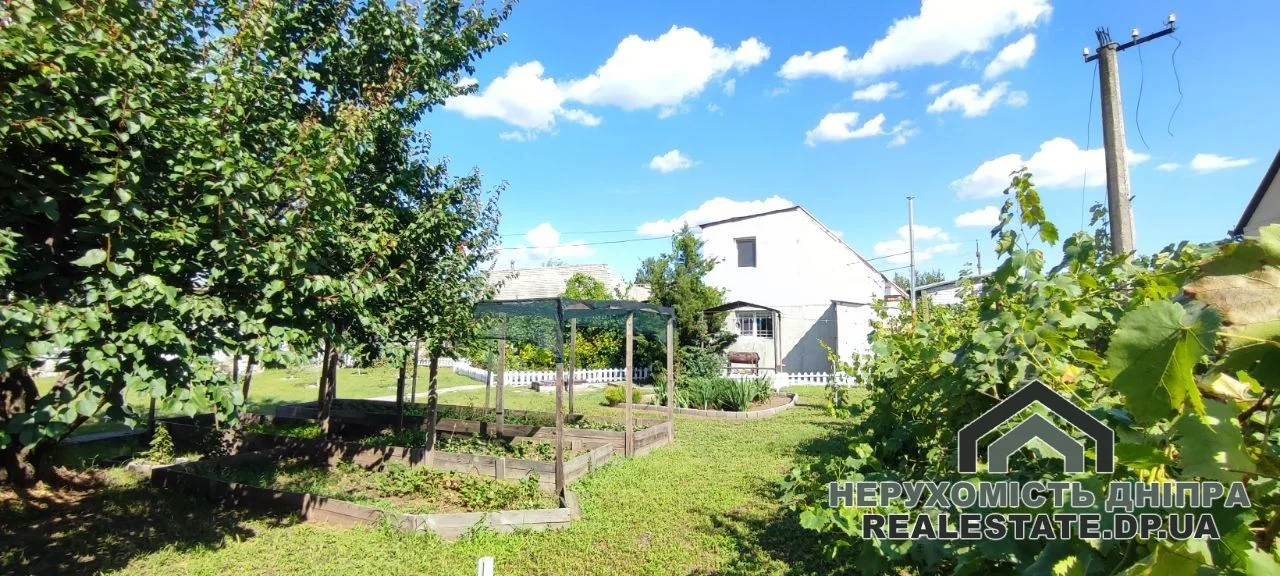Продам дом-дачу в прекрасном месте 2 этажа, отопление, вода в доме 7 соток. · 4