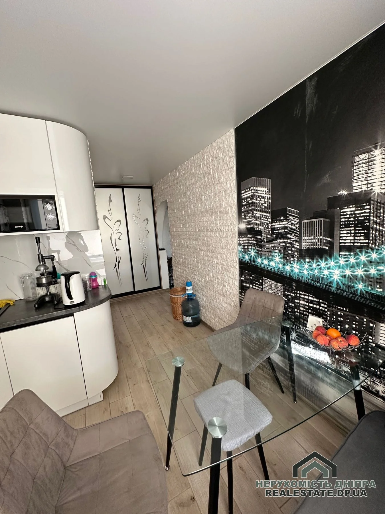 Продам 2к квартиру з ремонтом 54 м² на ж/м вул. Метробудівська 17 · 4